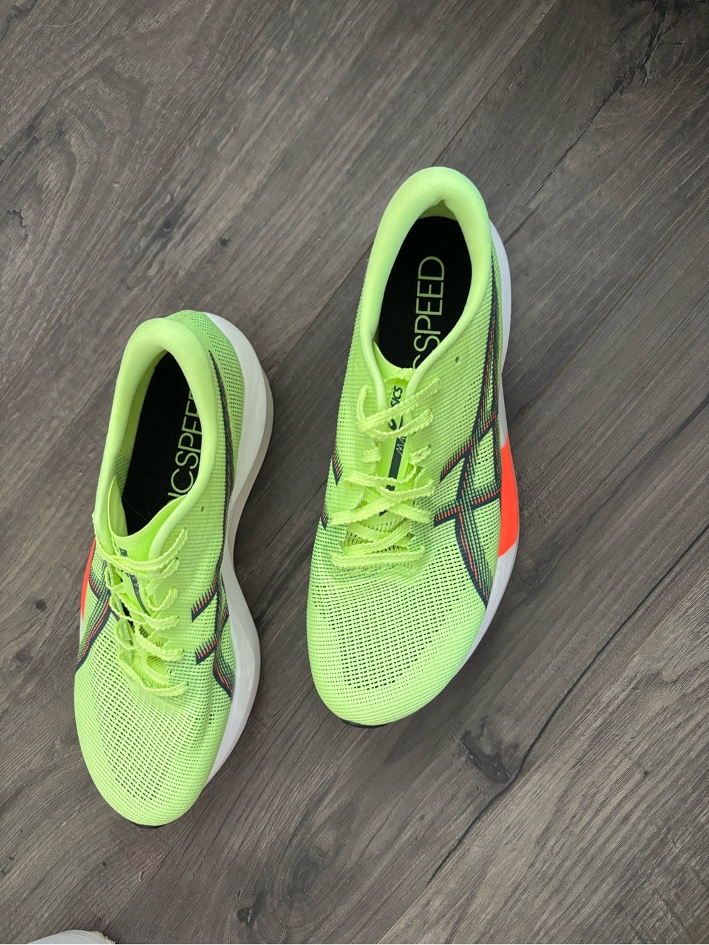 ASICS Magicspeed - Picture 2 of 4